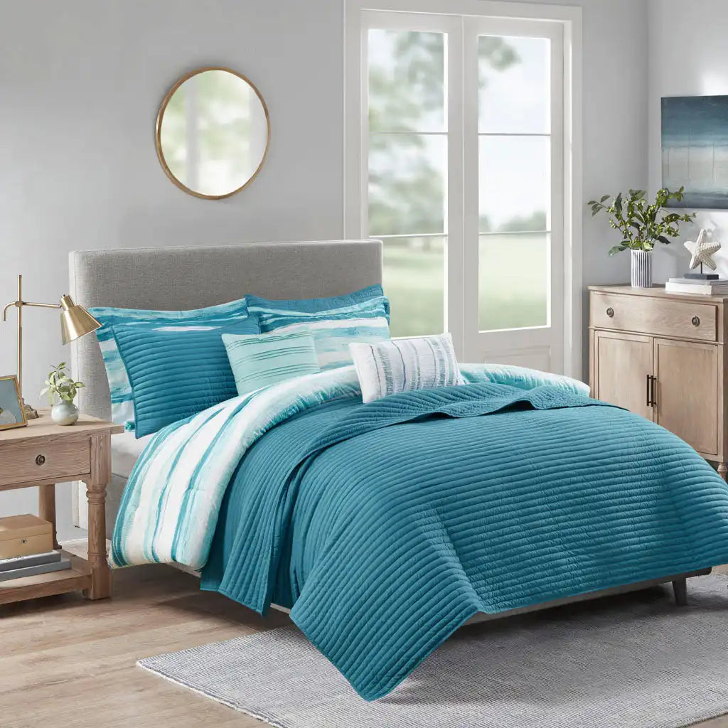Marina 8-Piece Printed Seersucker Comforter Quil Set