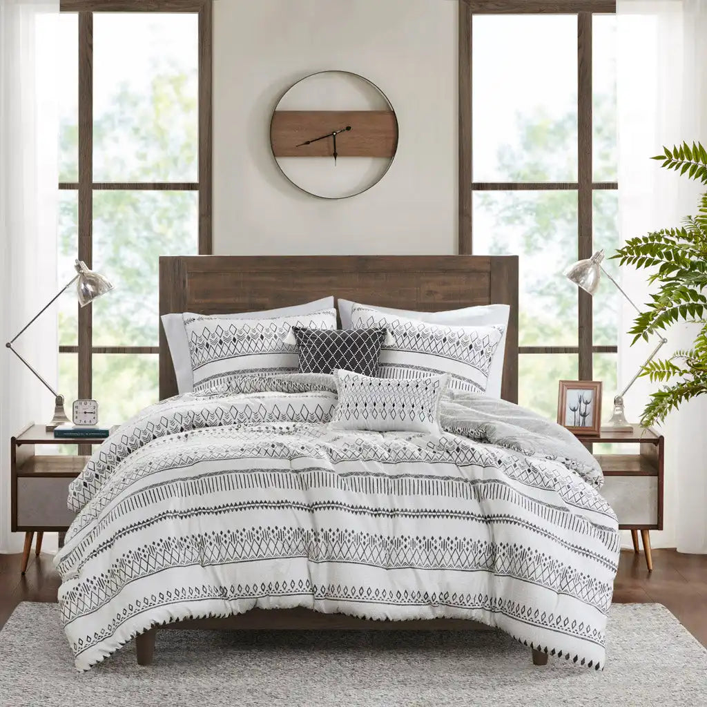 Fraser 5-Piece Printed Seersucker Antimicrobial Comforter Set with Throw Pillows