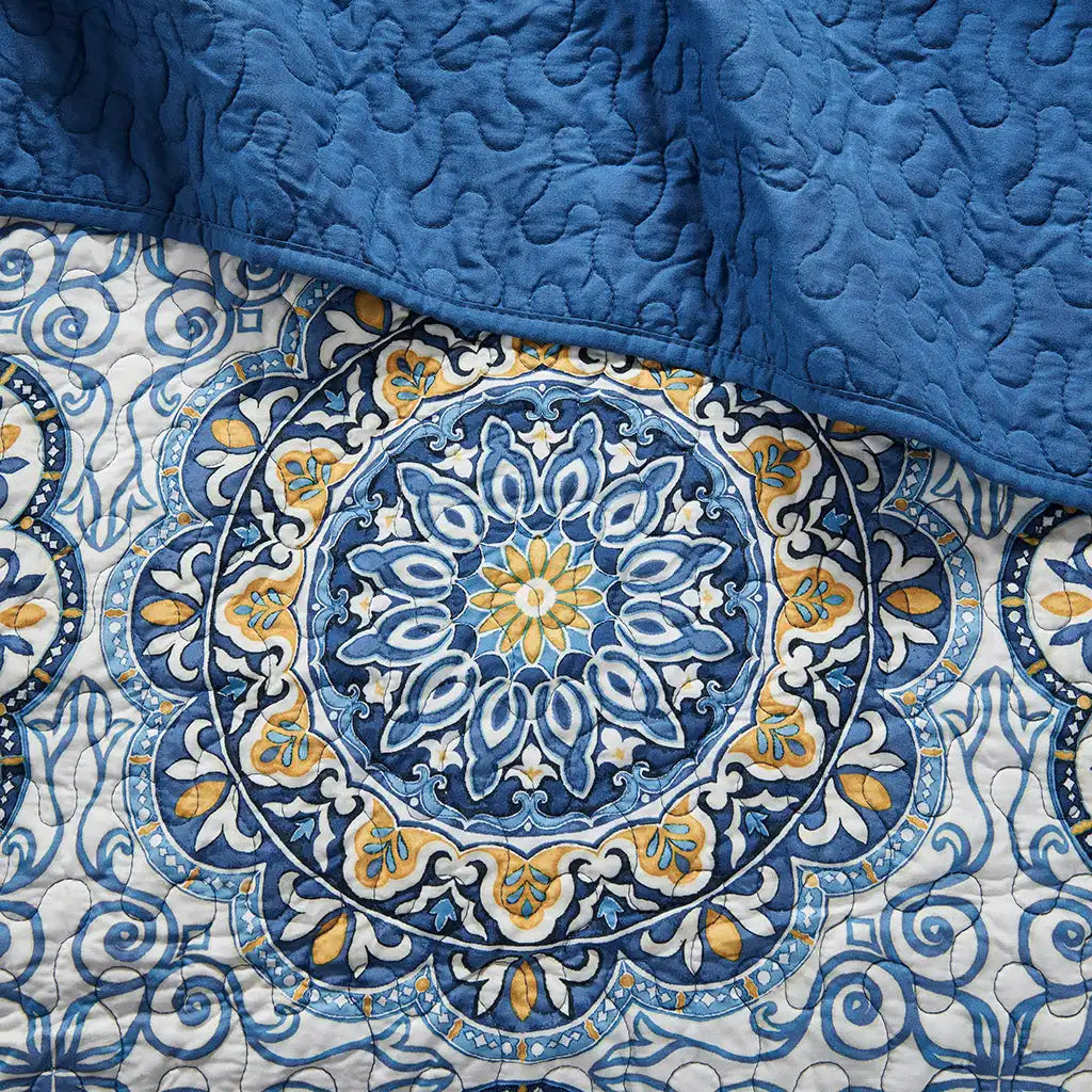 Tangiers 6-Piece Reversible Quilt Set with Throw Pillows