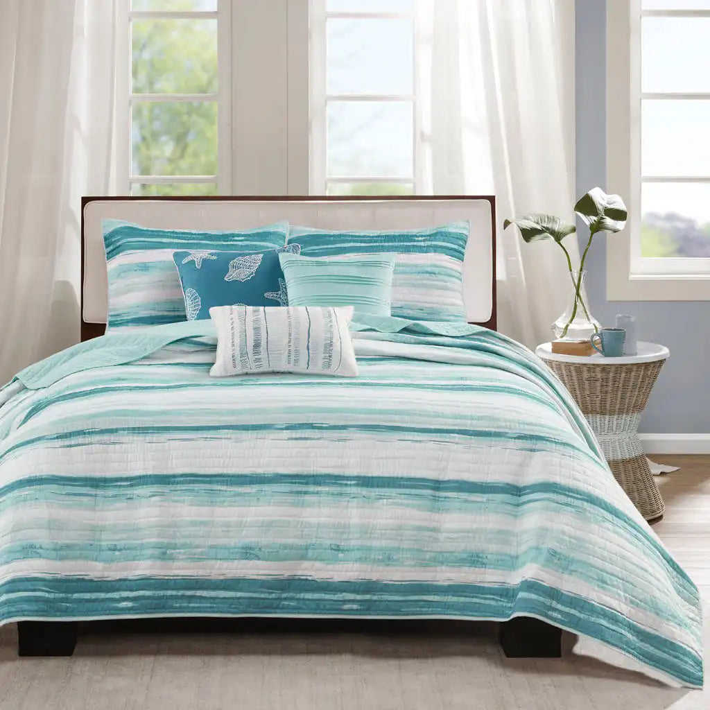 Marina 6-Piece Printed Quilt Set with Throw Pillows