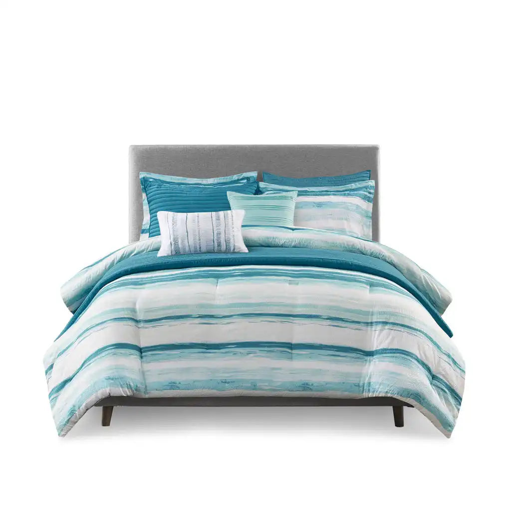 Marina 8-Piece Printed Seersucker Comforter Quil Set