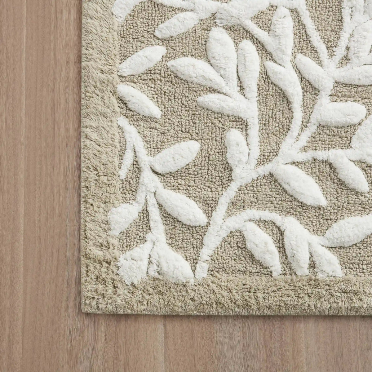 Serene Cotton Floral Tufted Bath Rug