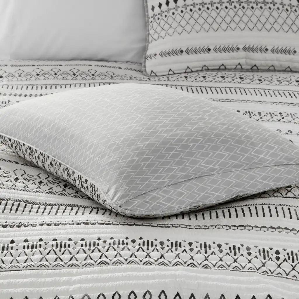 Fraser 3-Piece Printed Microfiber Seersucker Antimicrobial Quilt Set