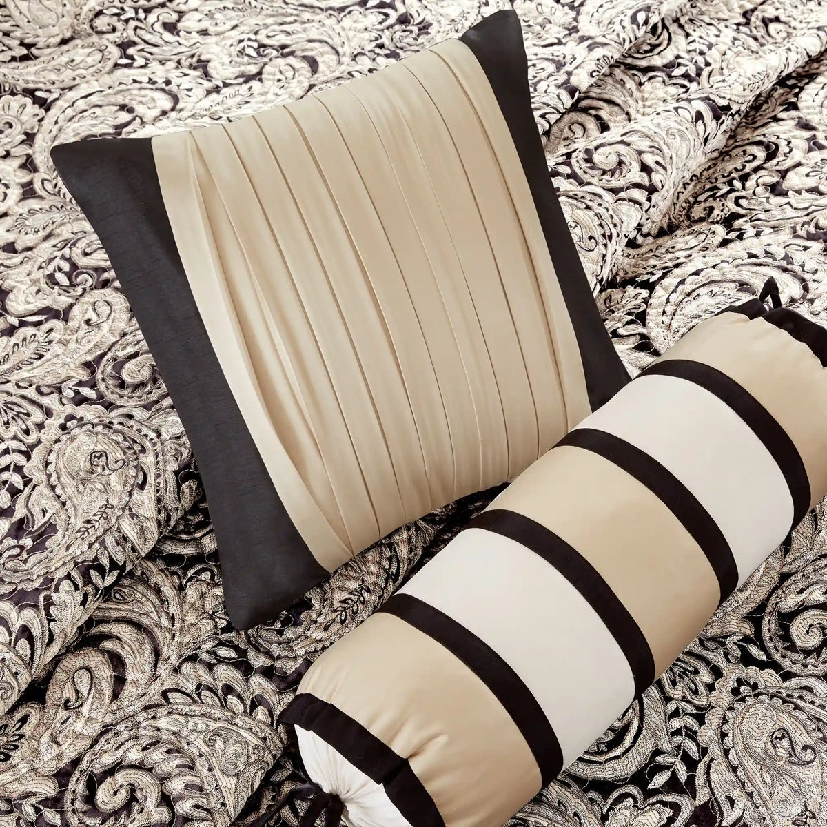 Aubrey 6-Piece Jacquard Quilt Set with Throw Pillows