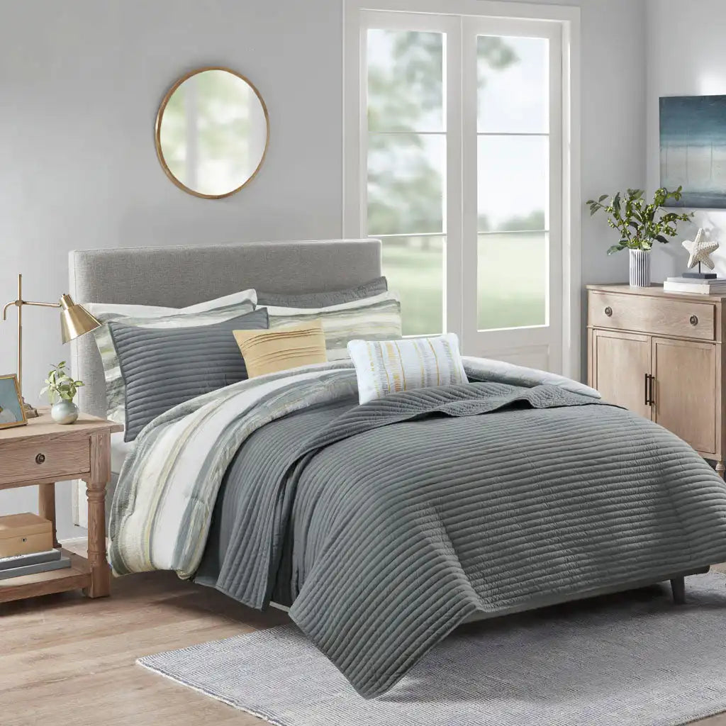 Marina 8-Piece Printed Seersucker Comforter Quil Set