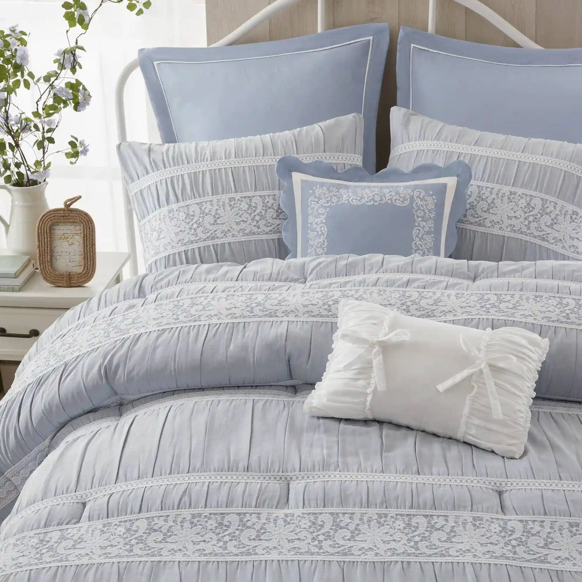 Perryn 7-Piece Jacquard Comforter Set with Decorative Pillow