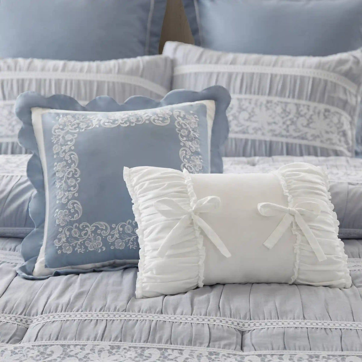 Perryn 7-Piece Jacquard Comforter Set with Decorative Pillow