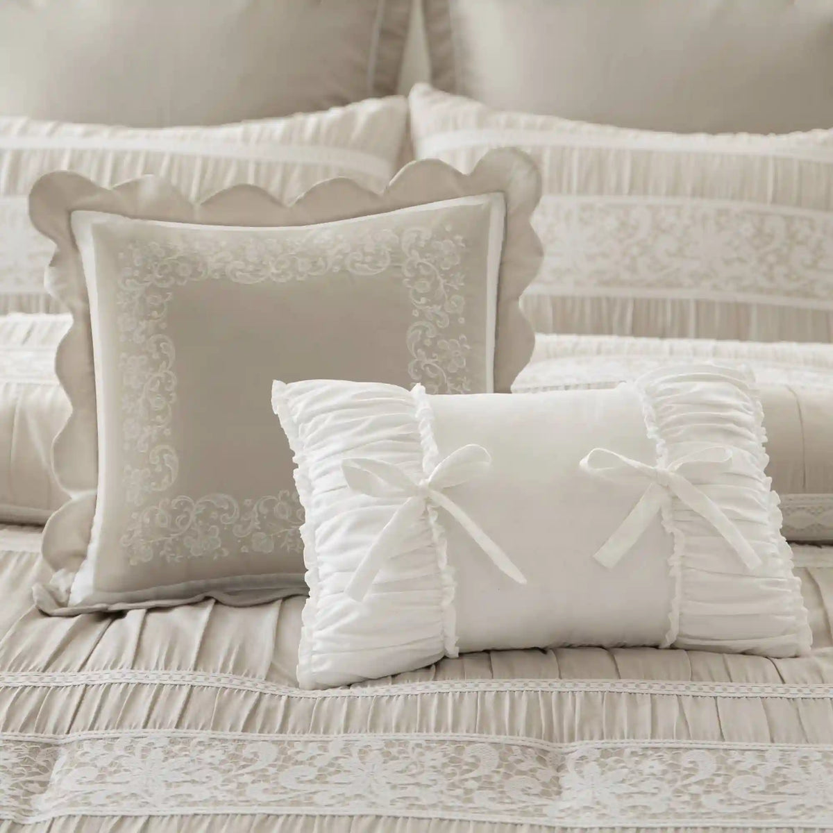 Perryn 7-Piece Jacquard Comforter Set with Decorative Pillow