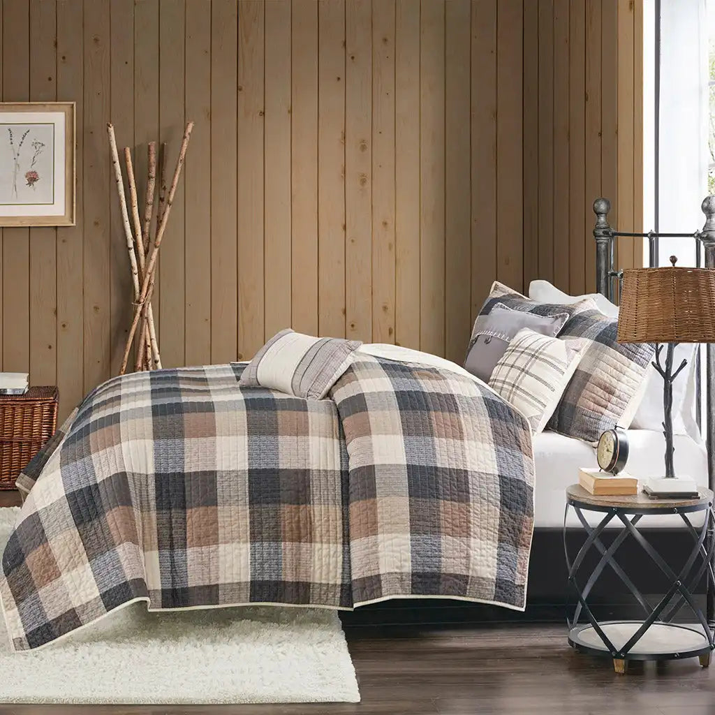 Ridge 6-Piece Printed Herringbone Quilt Set with Throw Pillows