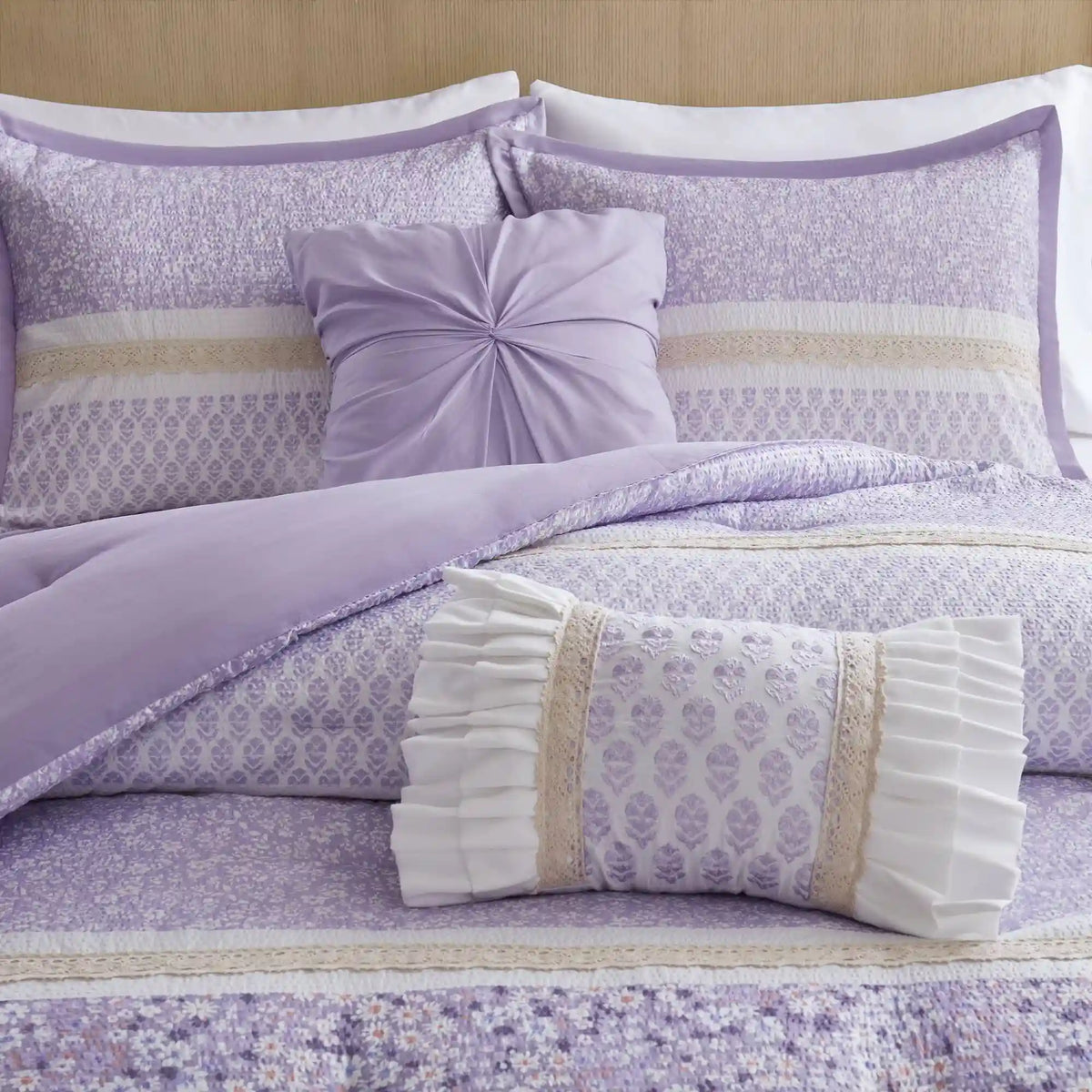 Caralie 5-Piece Seersucker Antimicrobial Comforter Set with Throw Pillows