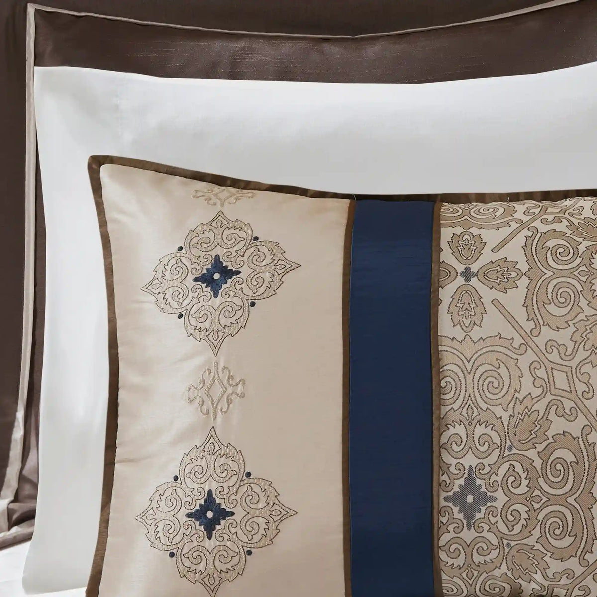 Delaney 24-Piece Comforter Set Room In a Bag