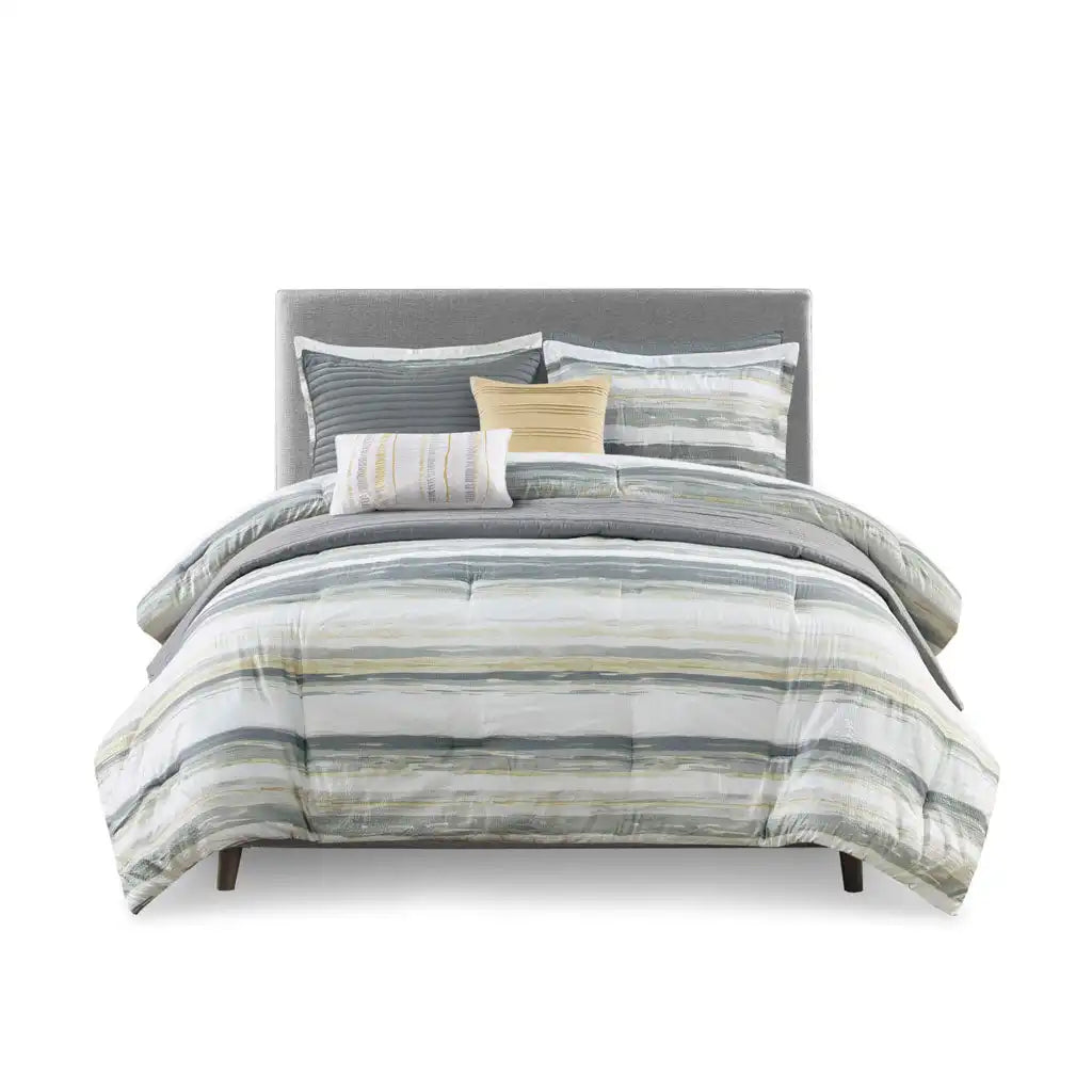 Marina 8-Piece Printed Seersucker Comforter Quil Set