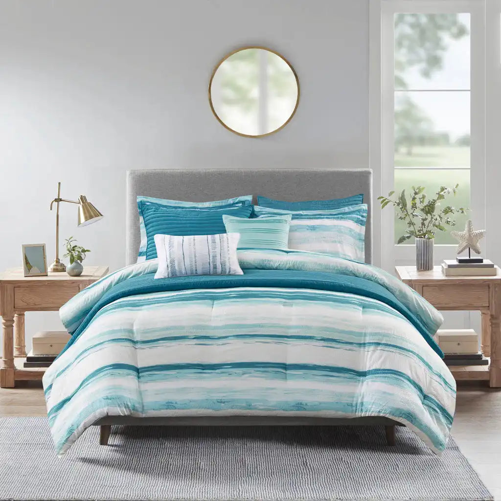 Marina 8-Piece Printed Seersucker Comforter Quil Set