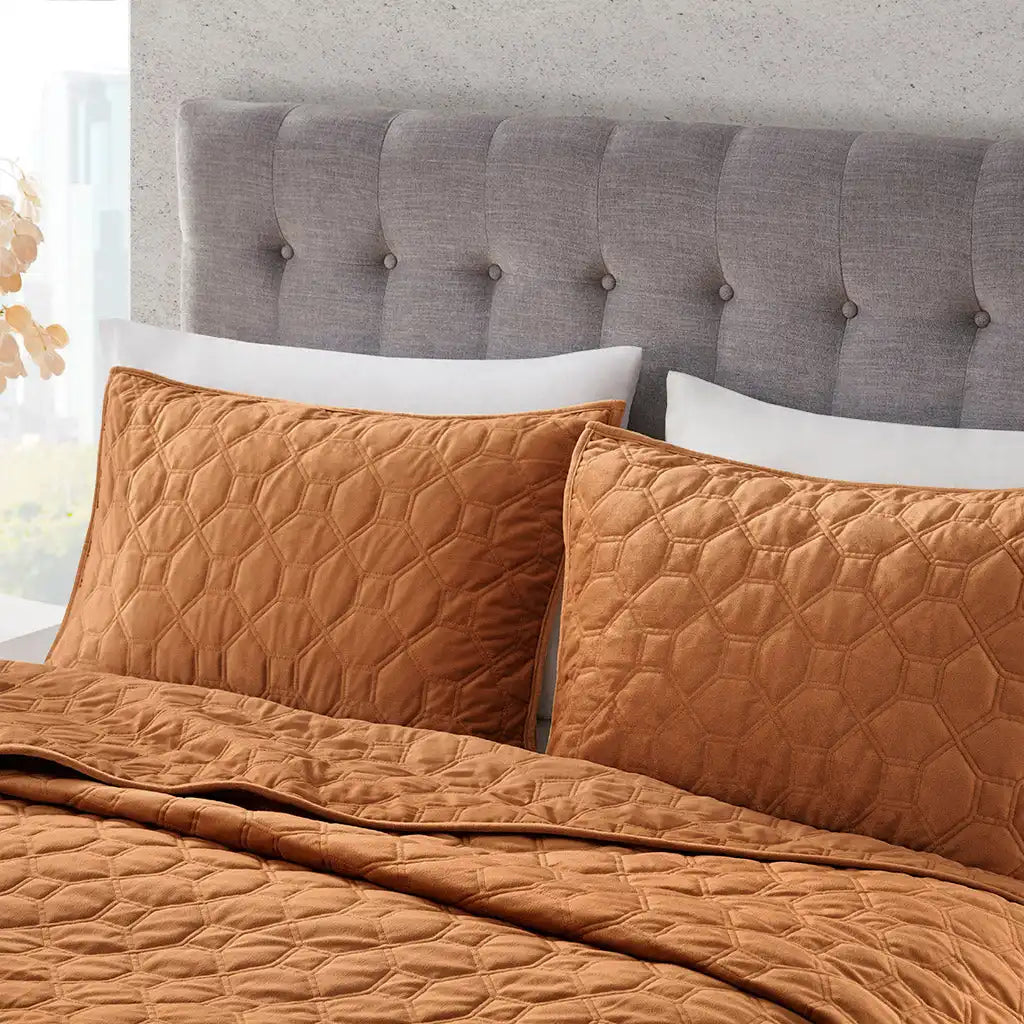 Harper 3-Piece Velvet Quilt Set