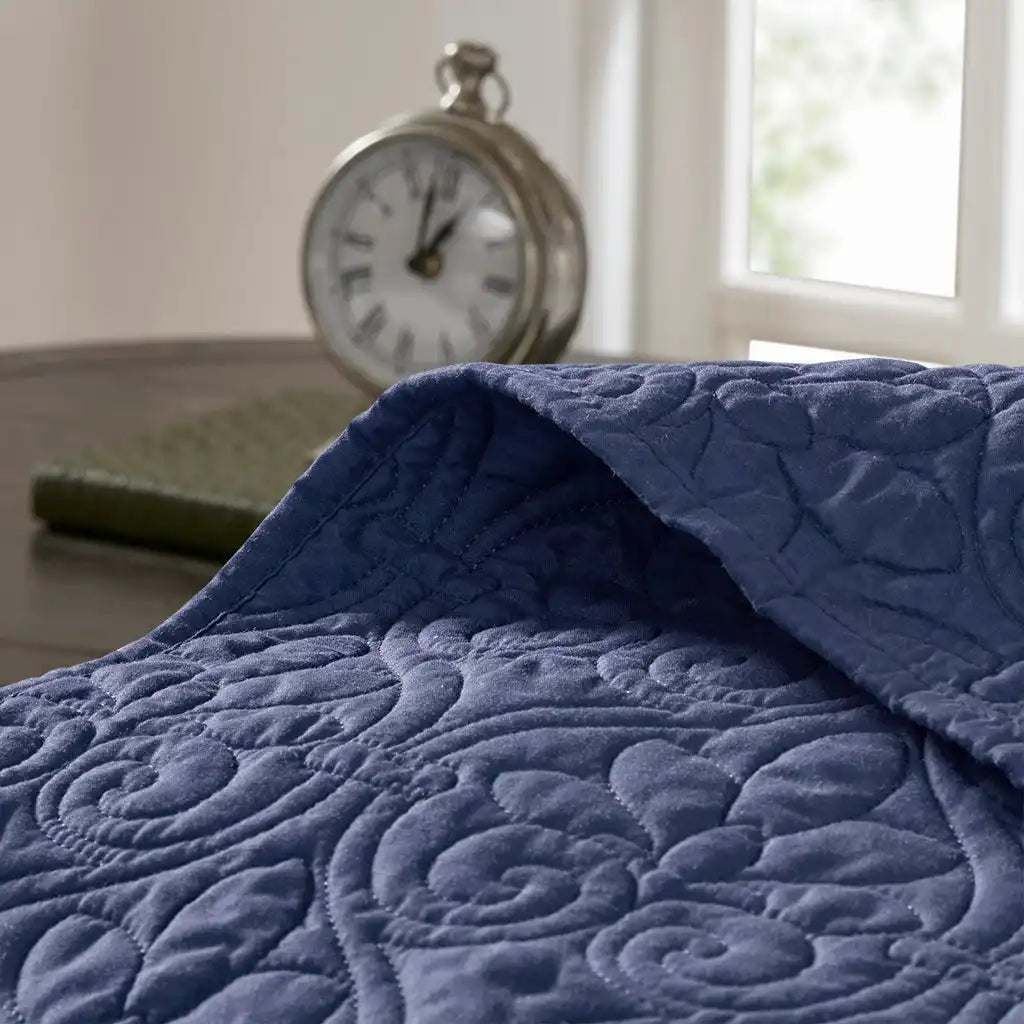 Quebec 3-Piece Reversible Quilt Set