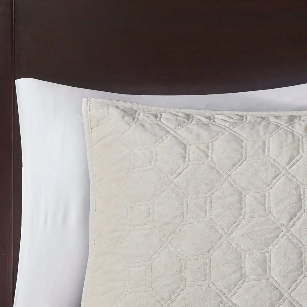 Harper 3-Piece Velvet Quilt Set