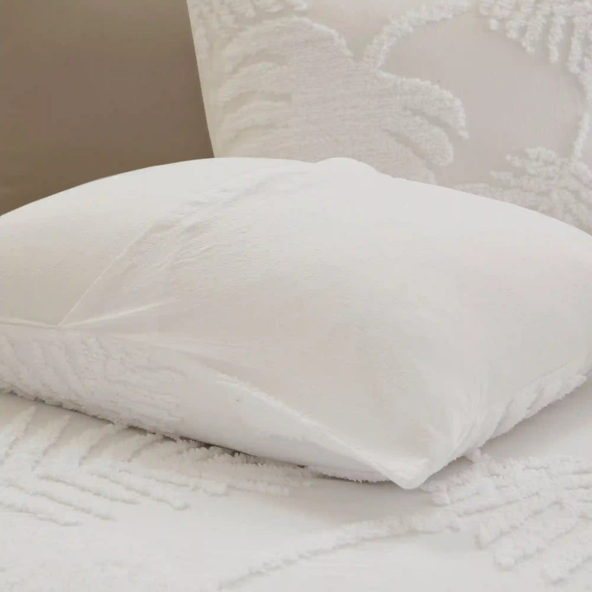 Bahari 3-Piece Tufted Cotton Chenille Palm Comforter Set