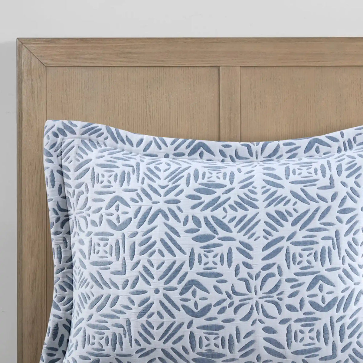 Harmony 4-Piece Oversized Reversible Matelasse Quilt Set with Throw Pillow