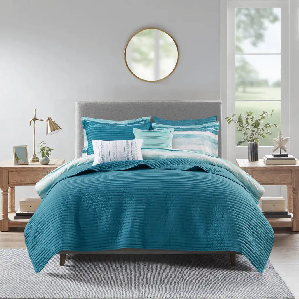 Marina 8-Piece Printed Seersucker Comforter Quil Set